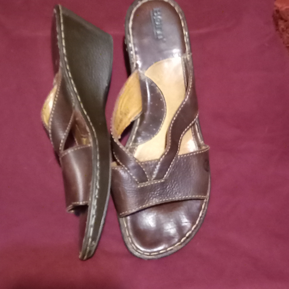 Born Ladies Brown Leather Sandals Comfort Slip-On Sz 11